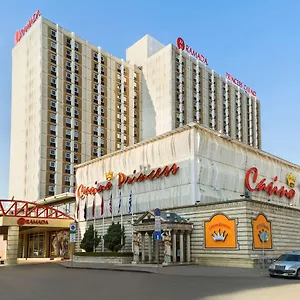 Ramada By Wyndham Center Hotell