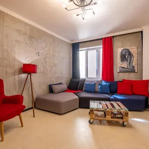 Modern , Spacious 2br In Center Appartamento